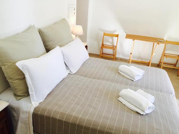 Harbour View B&B : photo 2 de la chambre chambre double ou lits jumeaux avec balcon