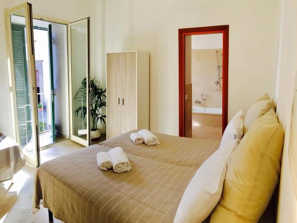 Harbour View B&B : photo 3 de la chambre chambre double ou lits jumeaux avec balcon