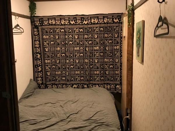 Shabby House : photo 6 de la chambre petite chambre double avec douche et toilettes communes