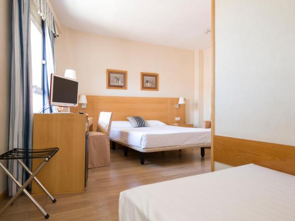 Infanta Mercedes : photo 5 de la chambre chambre double avec lit d'appoint