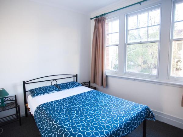 YHA Hobart Central : photo 3 de la chambre chambre double avec salle de bains privative