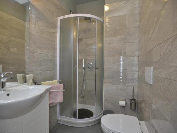 Guest house l'Edera di Gavina apt : photo 8 de la chambre grande chambre double