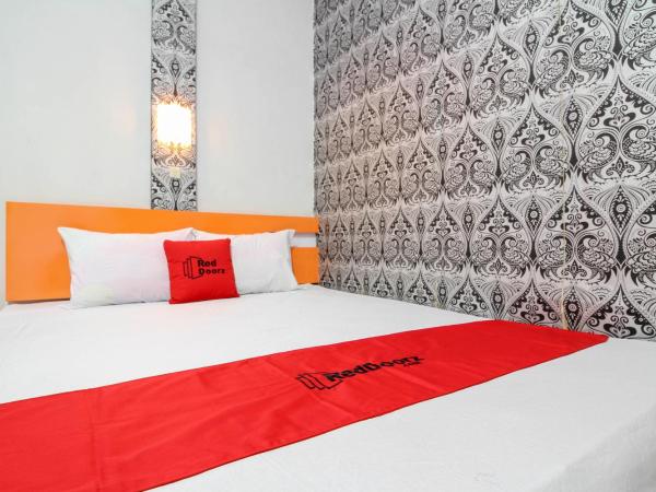 RedDoorz near Hartono Mall : photo 1 de la chambre chambre double reddoorz