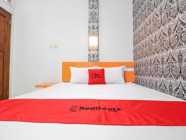 RedDoorz near Hartono Mall : photo 2 de la chambre chambre double reddoorz