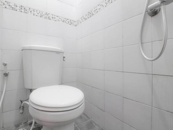 RedDoorz near Hartono Mall : photo 7 de la chambre chambre double reddoorz