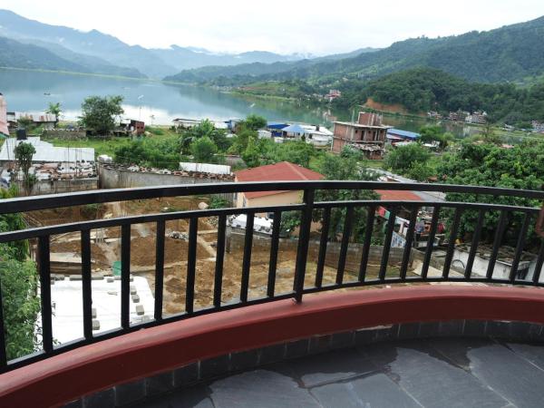Pokhara Youth Hostel : photo 4 de la chambre lit dans dortoir pour femmes de 4 lits