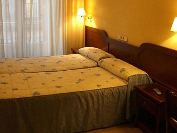 Hostal Benamar : photo 1 de la chambre chambre double ou lits jumeaux