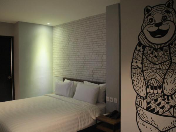 Nite & Day Surabaya - Kedungdoro : photo 5 de la chambre chambre double ou lits jumeaux standard