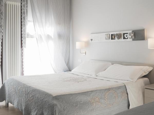 BED in BO Saragozza : photo 2 de la chambre chambre triple