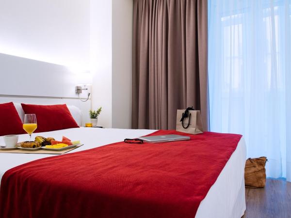 Hotel Pompaelo Plaza del Ayuntamiento & Spa : photo 7 de la chambre chambre double ou lits jumeaux - vue sur vieille ville