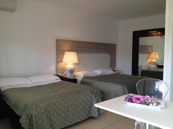 Hotel Ambrosio La Corte : photo 1 de la chambre chambre quadruple standard