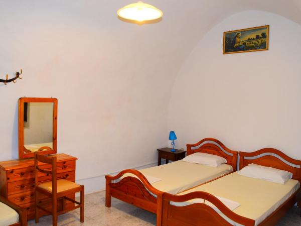 Stathis : photo 2 de la chambre chambre avec salle de bains privative