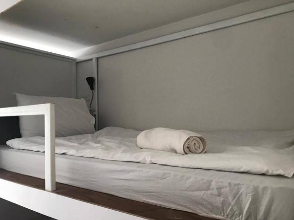 Hub of Joys Hostel : photo 2 de la chambre lit dans dortoir pour hommes de 4 lits