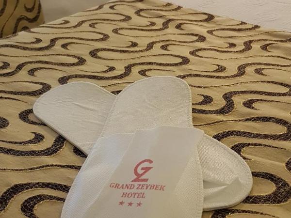 Grand Zeybek Hotel : photo 5 de la chambre chambre quadruple classique