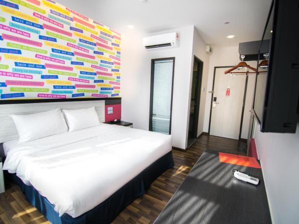 INDRA HOTEL - BOUTIQUE SUITES : photo 5 de la chambre chambre lit king-size deluxe