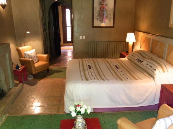 Dar Zemora : photo 2 de la chambre chambre double ou lits jumeaux bebra avec balcon