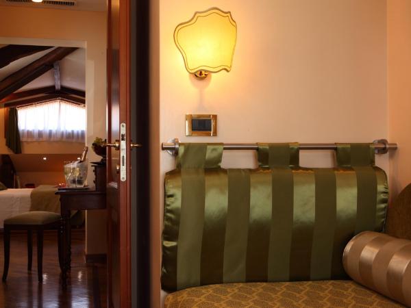 Pensione Accademia - Villa Maravege : photo 7 de la chambre chambre quadruple