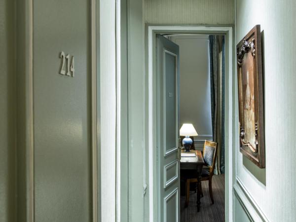 Hôtel Mansart - Esprit de France : photo 1 de la chambre chambre familiale communicante