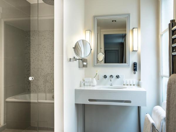 Hôtel Mansart - Esprit de France : photo 4 de la chambre chambre familiale communicante deluxe