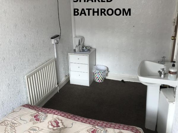 Coco Beach Hotel : photo 4 de la chambre chambre double avec salle de bains commune