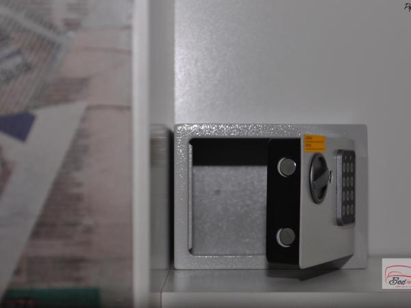 BEDandFLY : photo 7 de la chambre chambre lit queen-size avec balcon