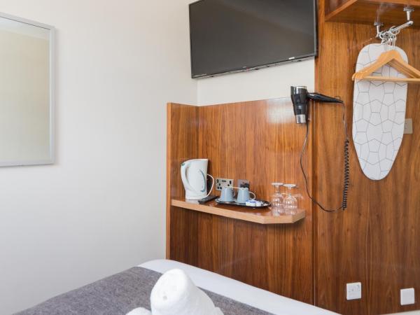 Chester Hotel : photo 6 de la chambre chambre double avec salle de bains privative