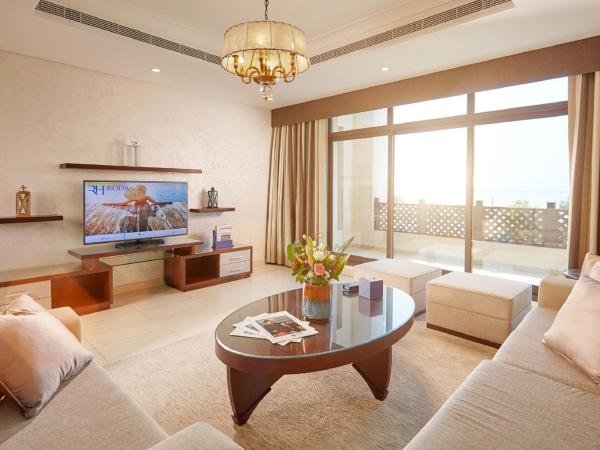 Roda Beach Resort : photo 3 de la chambre seashell paradise five bedroom suite