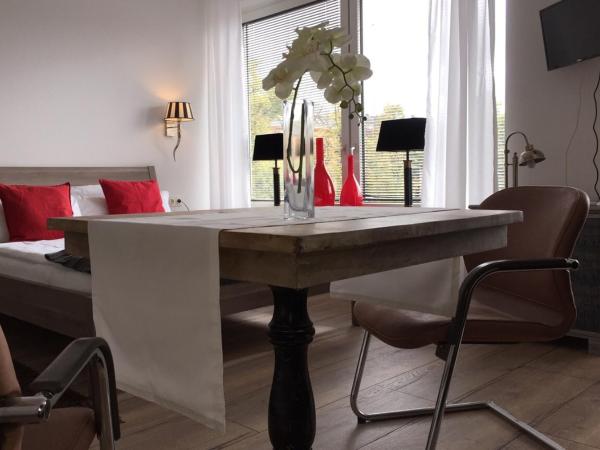 Düsseldorfer Domicil Media Harbour : photo 4 de la chambre appartement avec balcon