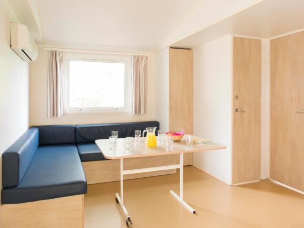 Village Vacances Le Parc Des Chênes (by Popinns) : photo 2 de la chambre mobile home - 8 personnes