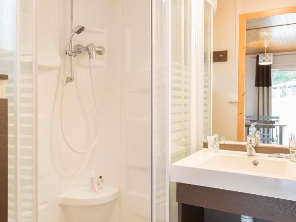 Village Vacances Le Parc Des Chênes (by Popinns) : photo 8 de la chambre chalet 2 chambres (4 personnes)