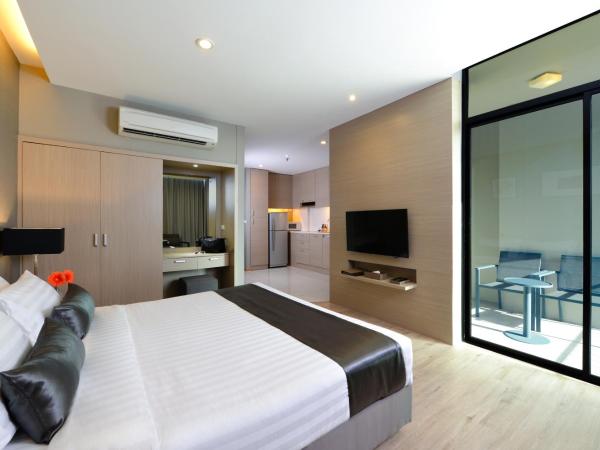 Altera Hotel and Residence by At Mind : photo 6 de la chambre chambre double deluxe - vue sur piscine