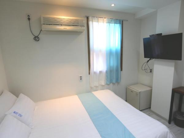 Must Stay Hotel Myeongdong : photo 2 de la chambre chambre familiale