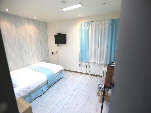 Must Stay Hotel Myeongdong : photo 2 de la chambre chambre double