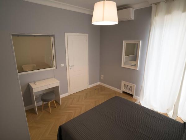 Room 56 : photo 8 de la chambre suite avec balcon