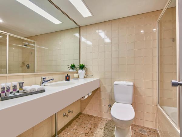 Mercure Perth : photo 10 de la chambre accessible superior room with two double beds