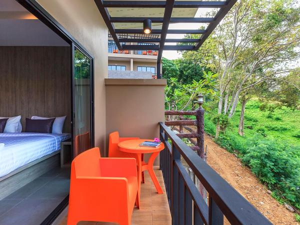 Phi Phi Top View Resort : photo 9 de la chambre chambre familiale avec balcon