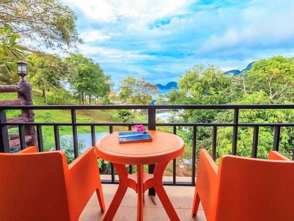 Phi Phi Top View Resort : photo 10 de la chambre chambre familiale avec balcon