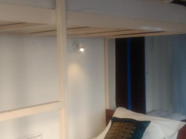 Yogis Guest House : photo 7 de la chambre chambre familiale