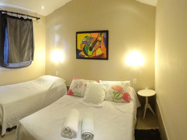 Albergaria Hostel : photo 1 de la chambre chambre double avec salle de bains privative