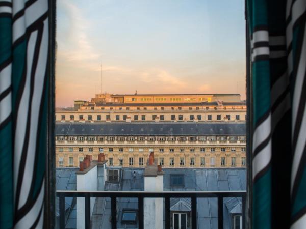 Hôtel Louvre Piemont : photo 3 de la chambre suite junior avec balcon
