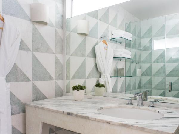 Avalon Hotel Beverly Hills, a Member of Design Hotels : photo 3 de la chambre classic king in beverly building