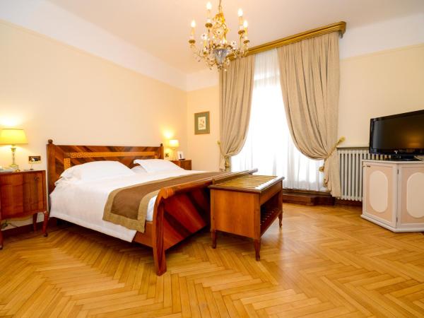 Hotel Vittoria : photo 6 de la chambre chambre double supérieure - vue sur dôme