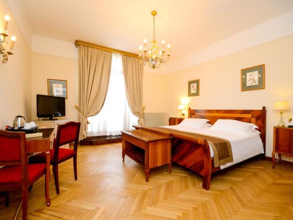 Hotel Vittoria : photo 3 de la chambre chambre double supérieure - vue sur dôme