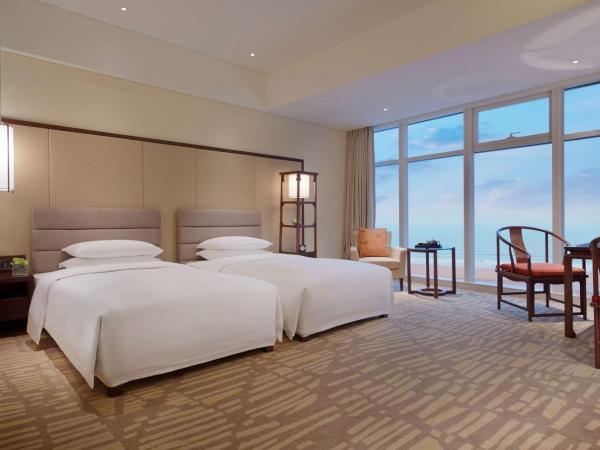 Hyatt Regency Qingdao : photo 2 de la chambre chambre lits jumeaux - accès au club - vue sur océan