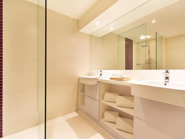 Satoria Hotel Yogyakarta - CHSE Certified : photo 6 de la chambre chambre deluxe