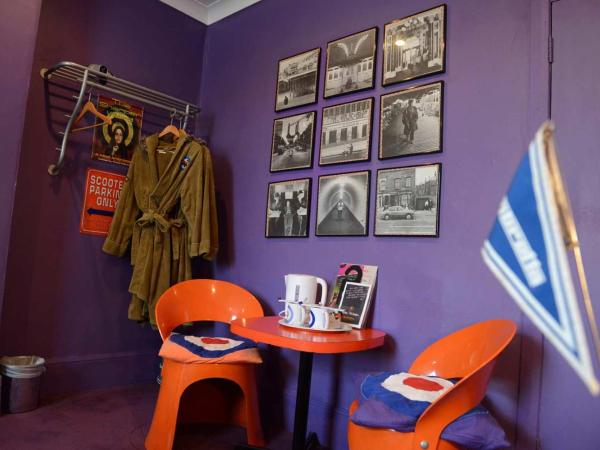 Hotel Pelirocco : photo 9 de la chambre chambre double - modrophenia