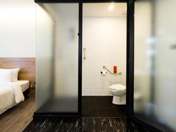 STAY Hotel BKK - SHA PLUS : photo 4 de la chambre chambre lit king-size - accessible aux personnes à mobilité réduite