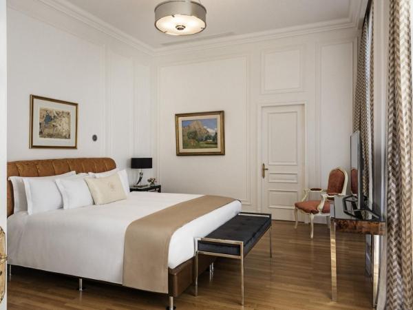 Alvear Palace Hotel - Leading Hotels of the World : photo 4 de la chambre suite lit king-size avec balcon