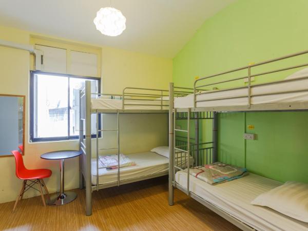 The Hive Singapore Hostel : photo 1 de la chambre chambre familiale avec salle de bains commune (8 lits)