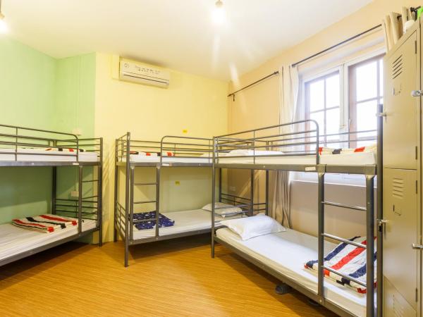 The Hive Singapore Hostel : photo 2 de la chambre chambre familiale avec salle de bains commune (8 lits)